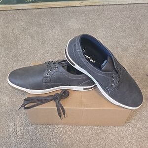 Jousen Men's Gray Casual Shoes NIB Size 9US 42EUR Comes with extra set of laces